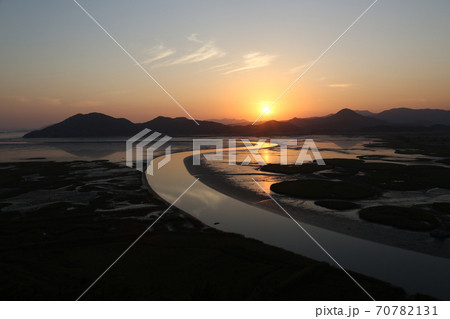 夕日 海岸 風景 70782131