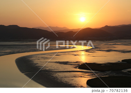 夕日 海岸 風景 70782136