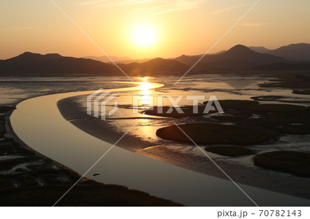 海岸 夕暮れ 海 70782143