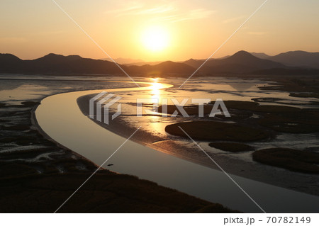夕日 海岸 風景 70782149