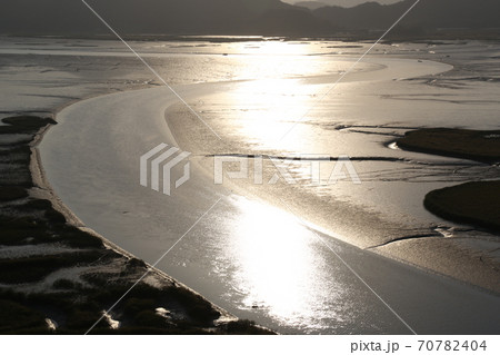 夕暮れ 海 風景 70782404