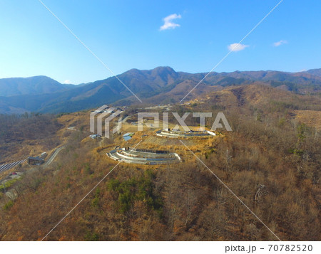 甲州・冬枯れの山々〜ドローンで空撮(ほったらかし温泉 近郊/山梨県山梨市) 甲州・冬枯れの山々〜ドローンで空撮(ほったらかし温泉 近郊/山梨県山梨市) 70782520