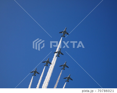 三沢基地航空祭のブルーインパルス 70786021