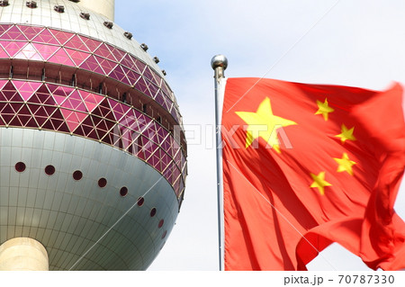 中国国旗と東方明珠タワー 中国国旗と東方明珠タワー 70787330