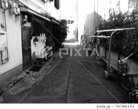 モノクロな景色 モノクロな景色 70788143