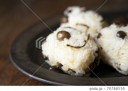 むかごご飯おにぎり 70788550