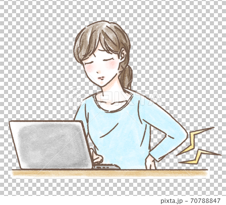 パソコンで腰痛を感じる女性 70788847