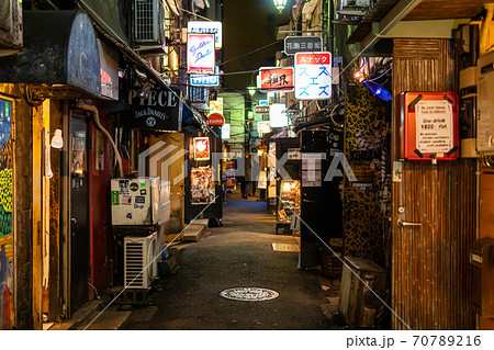 新宿ゴールデン街 夜景(東京都) 新宿ゴールデン街 夜景(東京都) 70789216