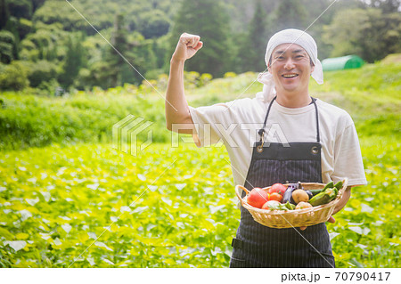 農業をやる男性 70790417