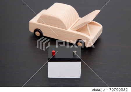 車のバッテリー　イメージ 70790586