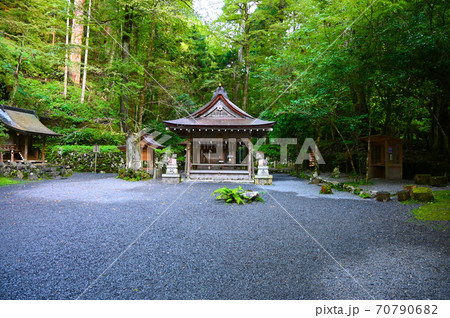 貴船神社奥宮 境内と拝殿 貴船神社奥宮 境内と拝殿 70790682