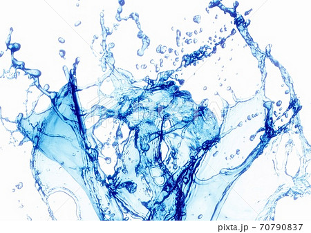抽象的な青い水しぶきのクローズアップ 70790837