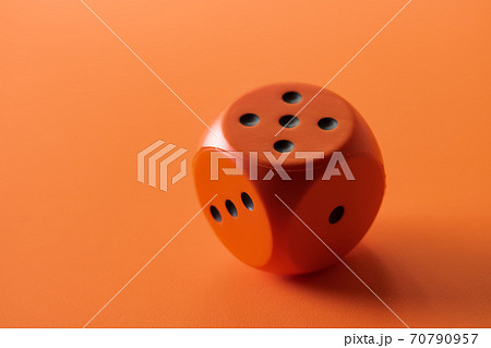 サイコロ 70790957