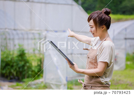 タブレットPCで農業をする タブレットPCで農業をする 70793425