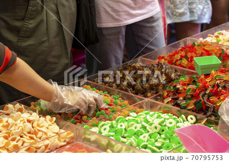 お菓子 キャンディー 砂糖菓子 70795753