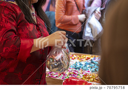 お菓子 キャンディー 砂糖菓子 70795758