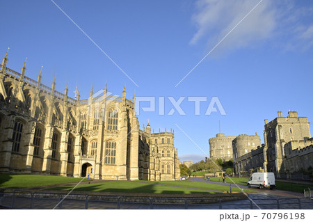 ウィンザー城の聖ジョージ教会とラウンドタワー ウィンザー城の聖ジョージ教会とラウンドタワー 70796198