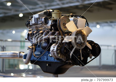 トヨタ　クラウン　エンジン　1977年、EFI方式　M-EU型 70799973