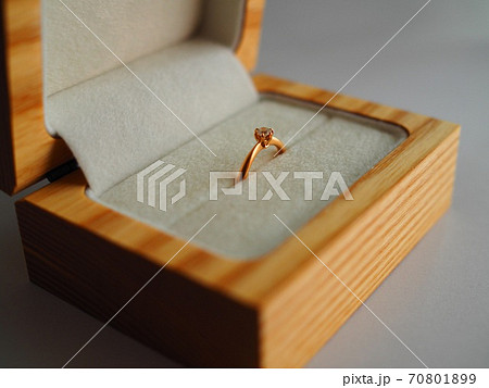 婚約指輪 70801899