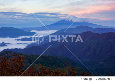 富士山と雲 富士山と雲 70806701