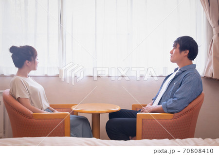 夫婦で語る 70808410