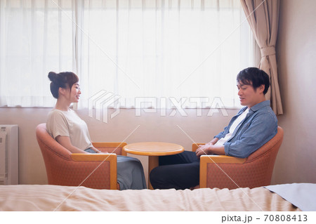 夫婦で語る 70808413