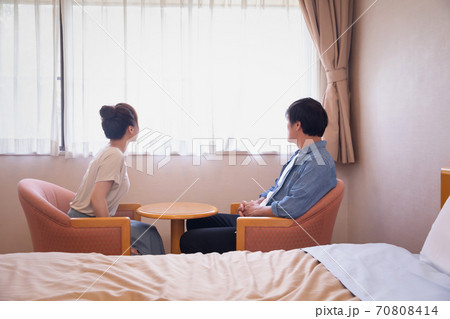 夫婦で語る 70808414