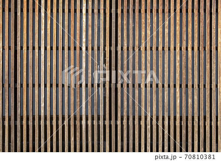 木製面格子の背景素材 70810381