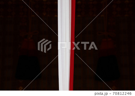 京都・伏見稲荷大社の鈴緒 70812246