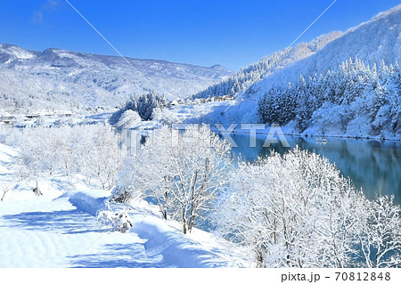 雪の千曲川と霧氷 70812848