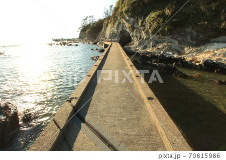 三浦半島　荒崎・潮騒のみち　弁天島かいわい 70815986