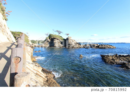 三浦半島　荒崎・潮騒のみち　弁天島 70815992