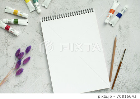 ノート 鉛筆 筆 70816643