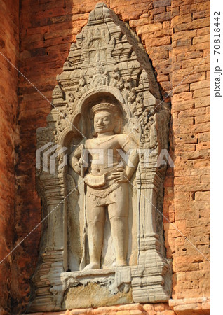 カンボジア、アンコール遺跡、ロリュオス遺跡群、ロレイ、守門神ドヴァラパーラ像 70818442