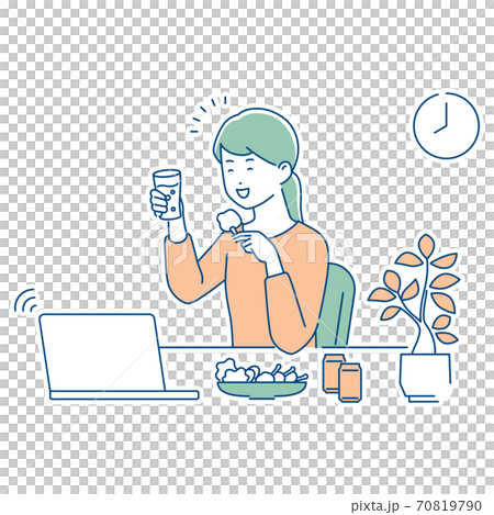 リモートワーク／オンライン飲み会をする女性／3色 70819790