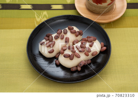 沖縄の月見団子 ふちゃぎとさんぴん茶 沖縄の月見団子 ふちゃぎとさんぴん茶 70823310