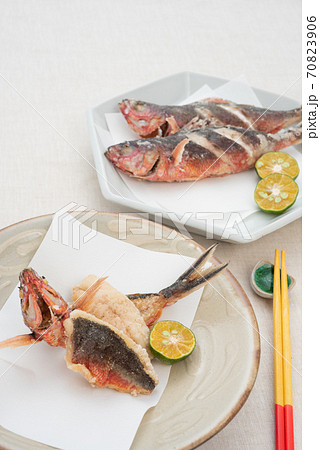沖縄の県魚グルクンの唐揚げとシークワーサー2種 沖縄の県魚グルクンの唐揚げとシークワーサー2種 70823906