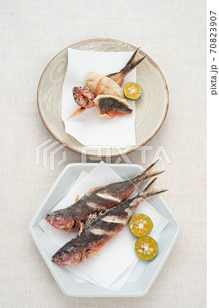 沖縄の県魚グルクンの唐揚げとシークワーサー2種 沖縄の県魚グルクンの唐揚げとシークワーサー2種 70823907