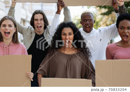Closeup of desperate strikers with empty placards 70833204