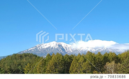 雪景色の御嶽山(御岳山)・信州から撮影 70833686