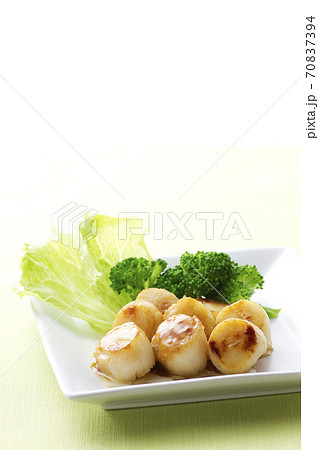 帆立貝柱のバター醤油焼き3 帆立貝柱のバター醤油焼き3 70837394