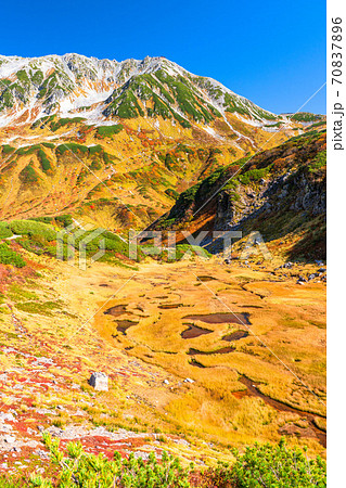 《富山県》紅葉最盛期の室堂・立山黒部アルペンルート 《富山県》紅葉最盛期の室堂・立山黒部アルペンルート 70837896