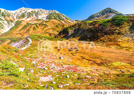 《富山県》紅葉最盛期の室堂・立山黒部アルペンルート 《富山県》紅葉最盛期の室堂・立山黒部アルペンルート 70837898