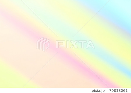 パステルカラーの抽象的背景 虹色系 緩やかなラインの写真素材