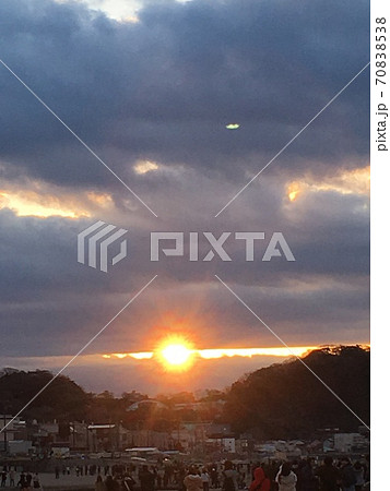 鎌倉初日の出 70838538