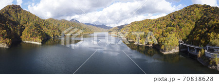秋のさっぽろ湖(パノラマ 空撮) 秋のさっぽろ湖(パノラマ 空撮) 70838628