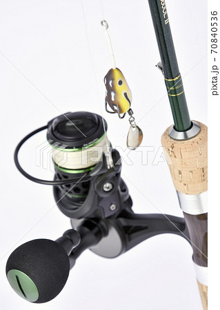 釣り具とセットしたマイクロフロッグルアー 70840536