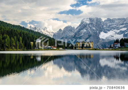 Beautiful view of Lake misurina, at famous dolomite mountain, It 70840636