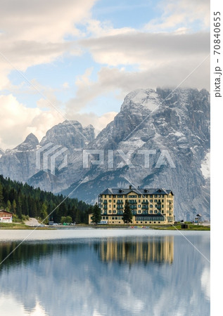 Beautiful view of Lake misurina, at famous dolomite mountain, It 70840655