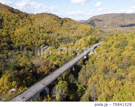 北海道 赤井川周辺の紅葉(空撮) 北海道 赤井川周辺の紅葉(空撮) 70841328